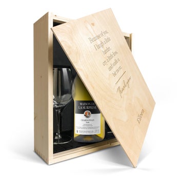 Chardonnay - Vinho com copos caixa gravada