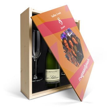 Champagner Geschenk personalisieren - René Schloesser mit Gläsern und bedrucktem Deckel (750ml)