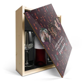 Luc Pirlet Merlot with glass and printed lid