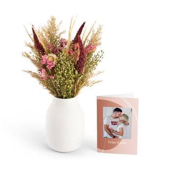 Šopek posušenega cvetja s personalizirano kartico - roza
