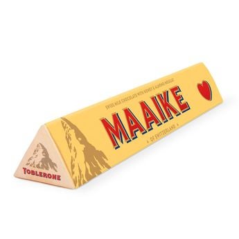 Szerelmes témájú Toblerone bár