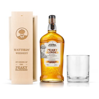 Peaky Blinders whiskysæt med indgraverede glas og trækasse