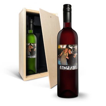 Vino z natisnjeno etiketo - belvy - rdeče in belo