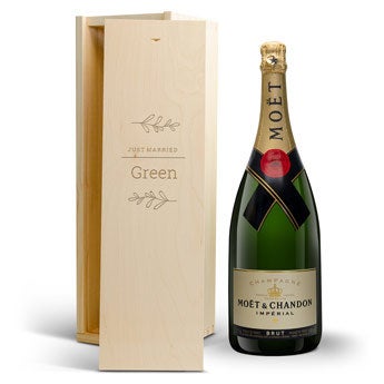 Moet & Chandon 1500 ml - In engraved case