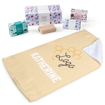 Set Regalo con Sapone e Asciugamano Personalizzato