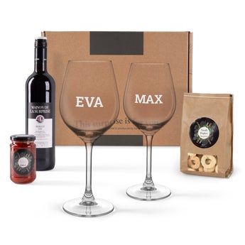 Aperitívový box víno s gravírovanými pohármi