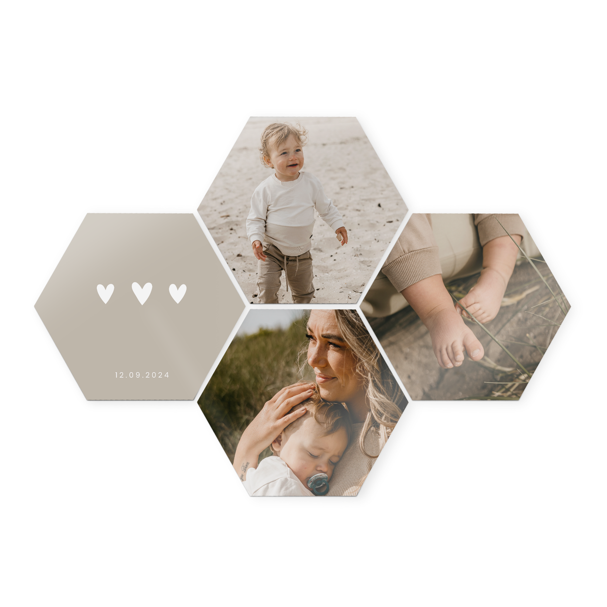 Deine Fotos auf personalisierter Forex-Wandkunst – Hexagon-Design – 4-teilig.