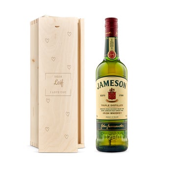 Jameson whisky i personlig träväska