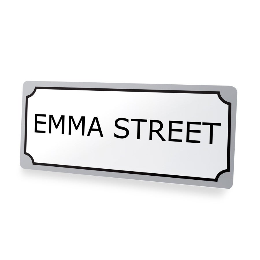 Znak z nazwą ulicy