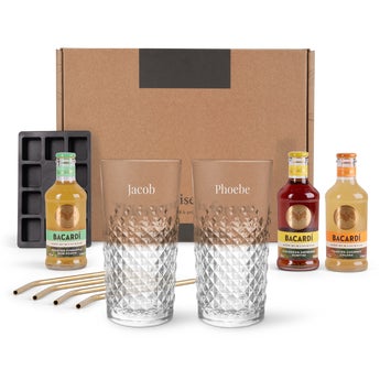 Cocktail drink package with engraved glasses