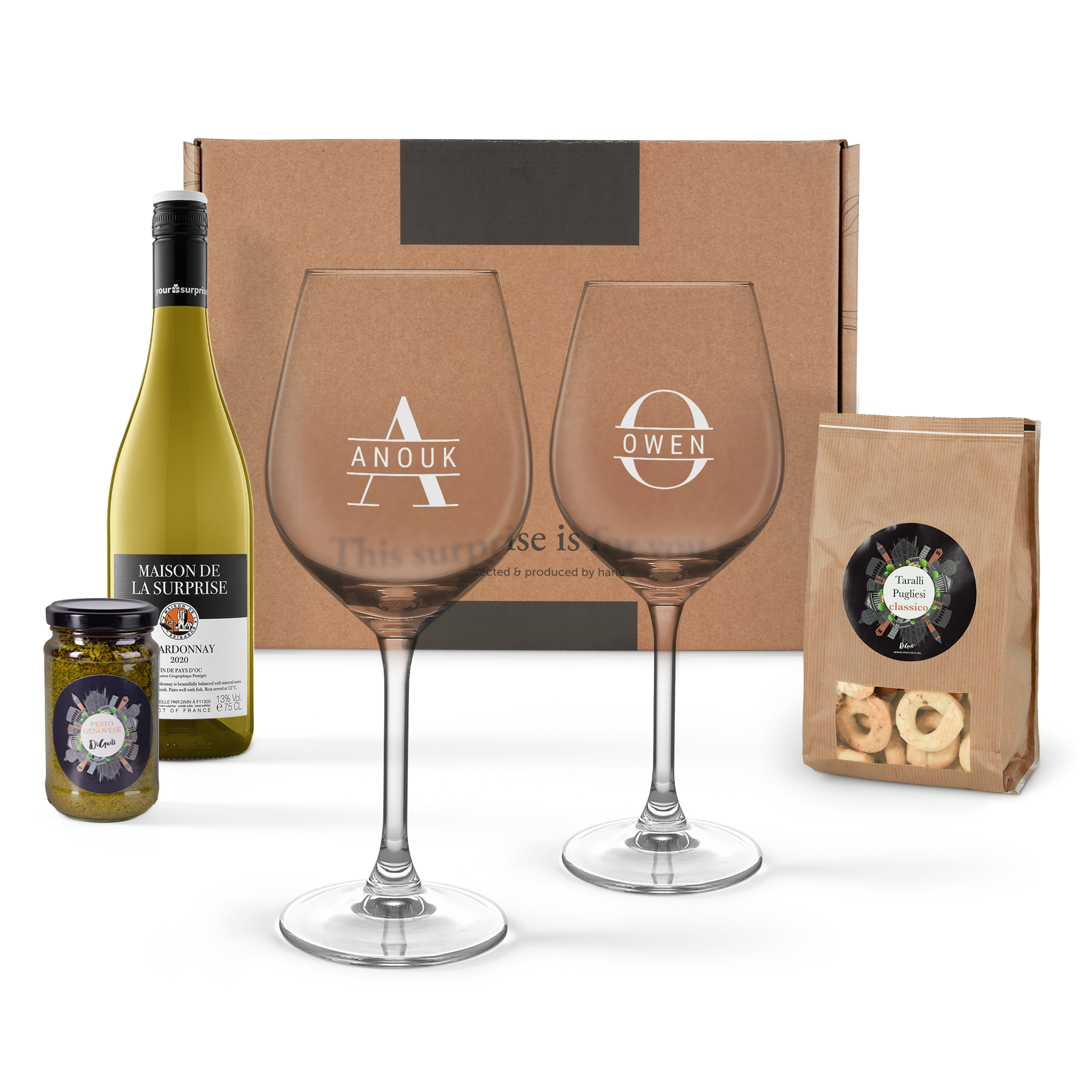 Nápojový balíček s bílým vínem a gravírovanými skleničkami