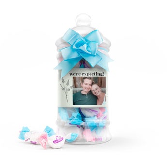 Genul dezvăluie dulciurile într-o sticlă personalizată - Băiat