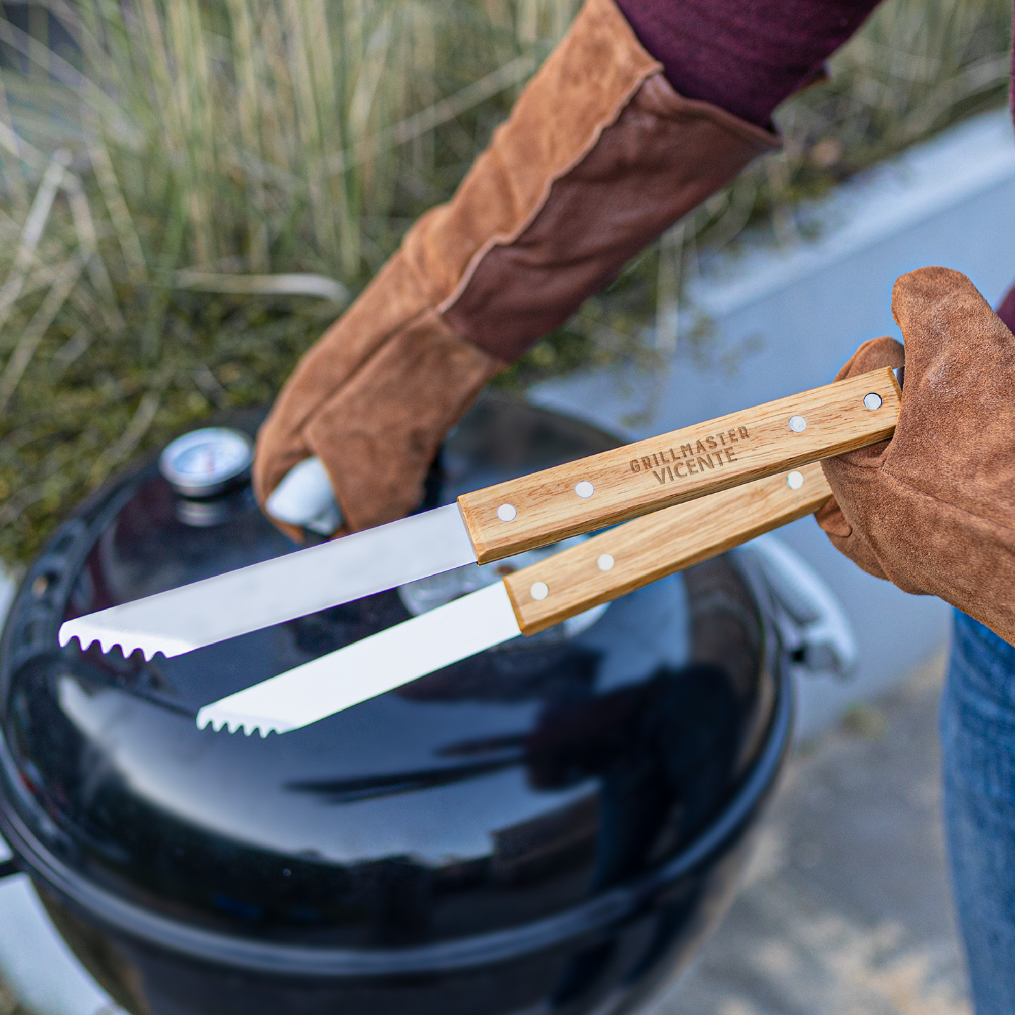 BBQ set in leather cover