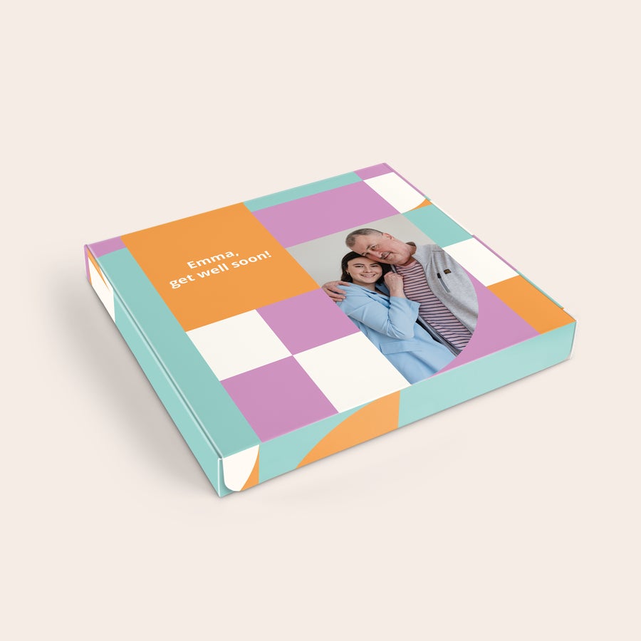 Mezcla para hornear personalizada Caja de regalo personalizada para mezcla de brownies, impresa con foto de pareja y mensaje "Emma, get well soon!"