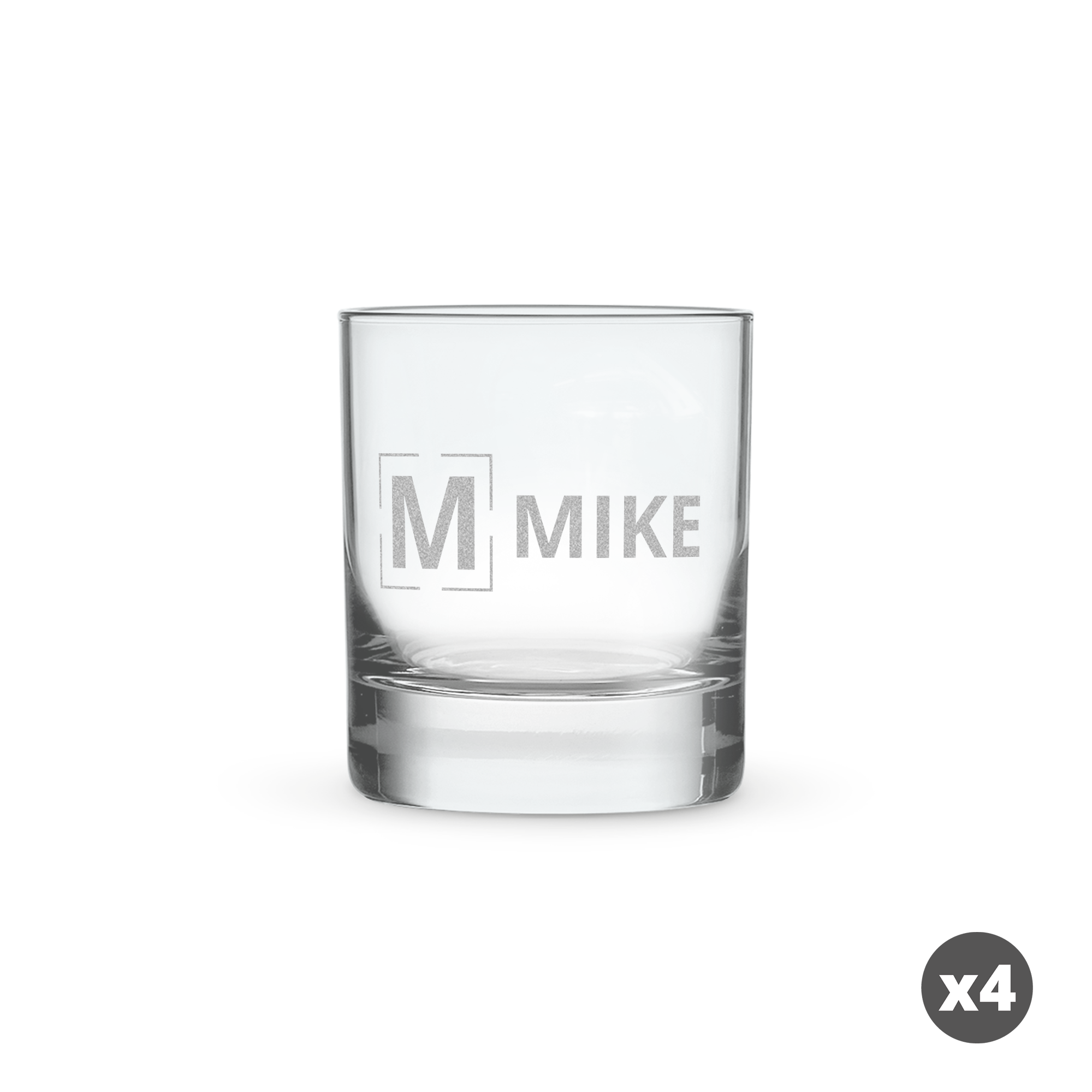 Gegraveerd whiskey glas met 'M' en 'Mike' erop, onderdeel van een set van vier.