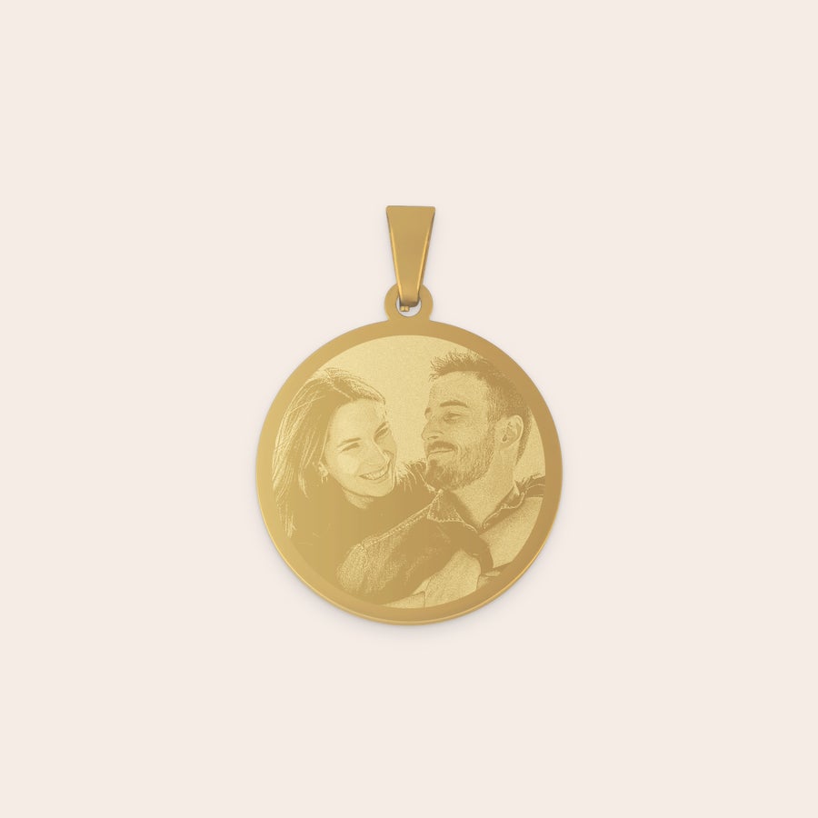Round pendant necklace Round pendant necklace