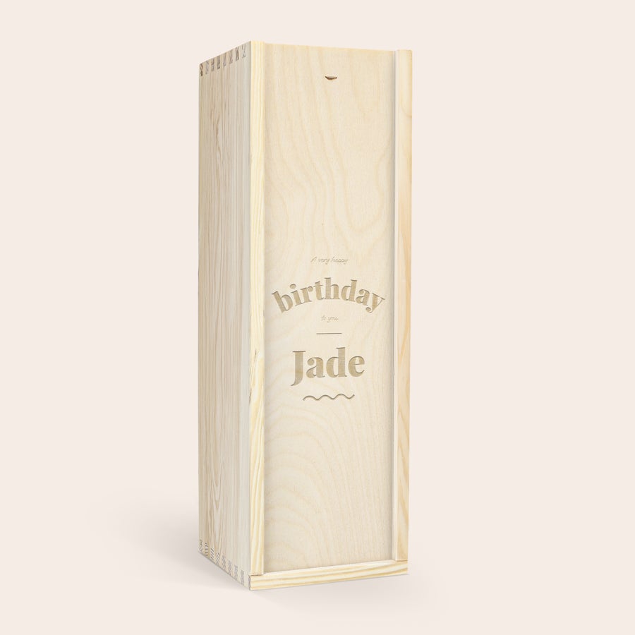 Personalised Whisky Gift - Dalwhinnie 15 Years - Wooden Case Dalwhinnie 15 Years whisky in an engraved wooden case with a birthday message and name Jade