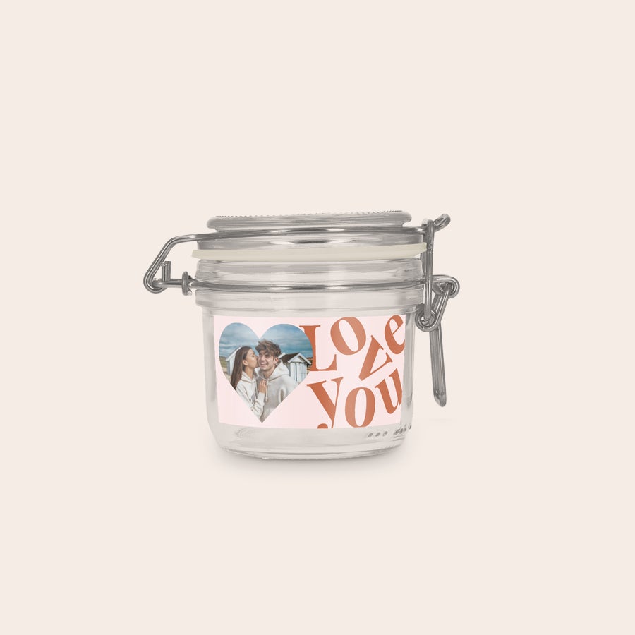 Üvegedény fedővel - személyre szabott 200 ml-es fedővel ellátott üvegedény fotóval és Love You felirattal, személyre szabott matricával díszítve.