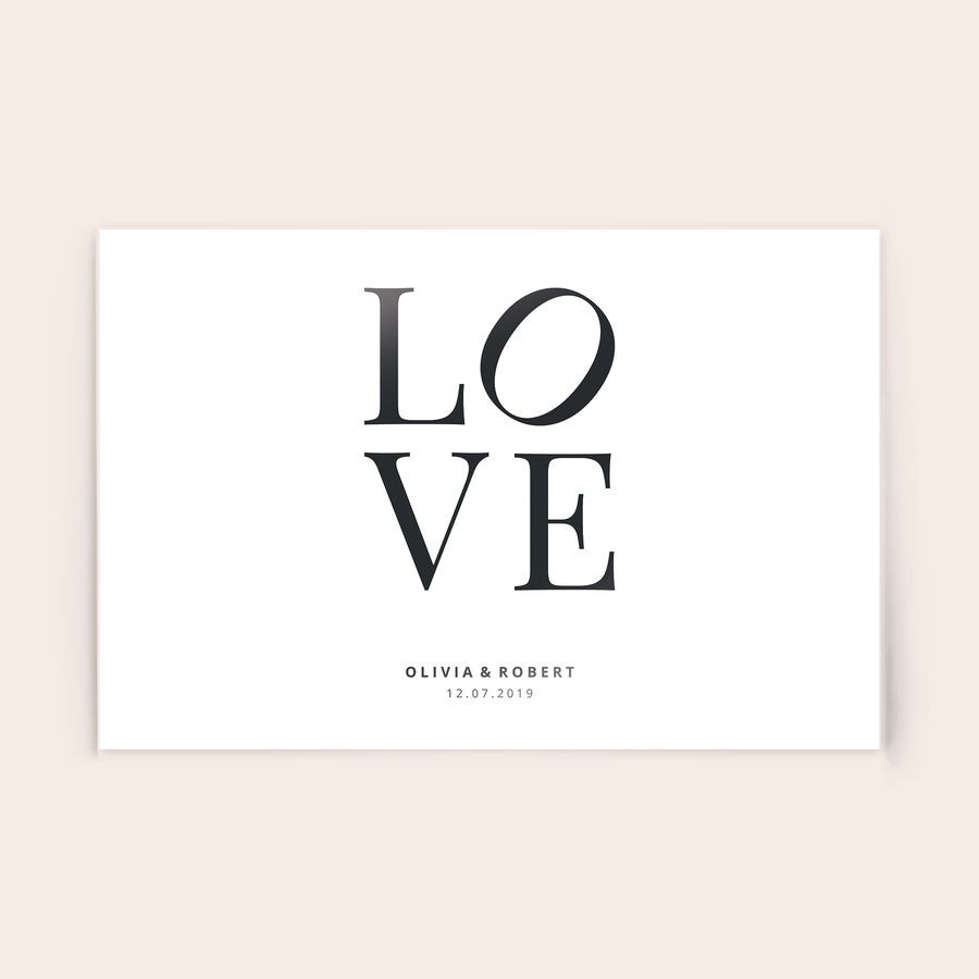 Plexi fotó Személyre szabott akril fotó a legemlékezetesebb pillanatot megörökítve, LOVE felirattal, alatta Olivia & Robert névvel és 12.07.2019 dátummal, egyedi fényképpel.