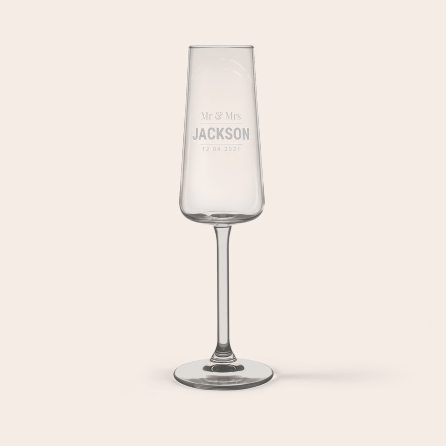 Personalised champagne glasses Personalised champagne glasses