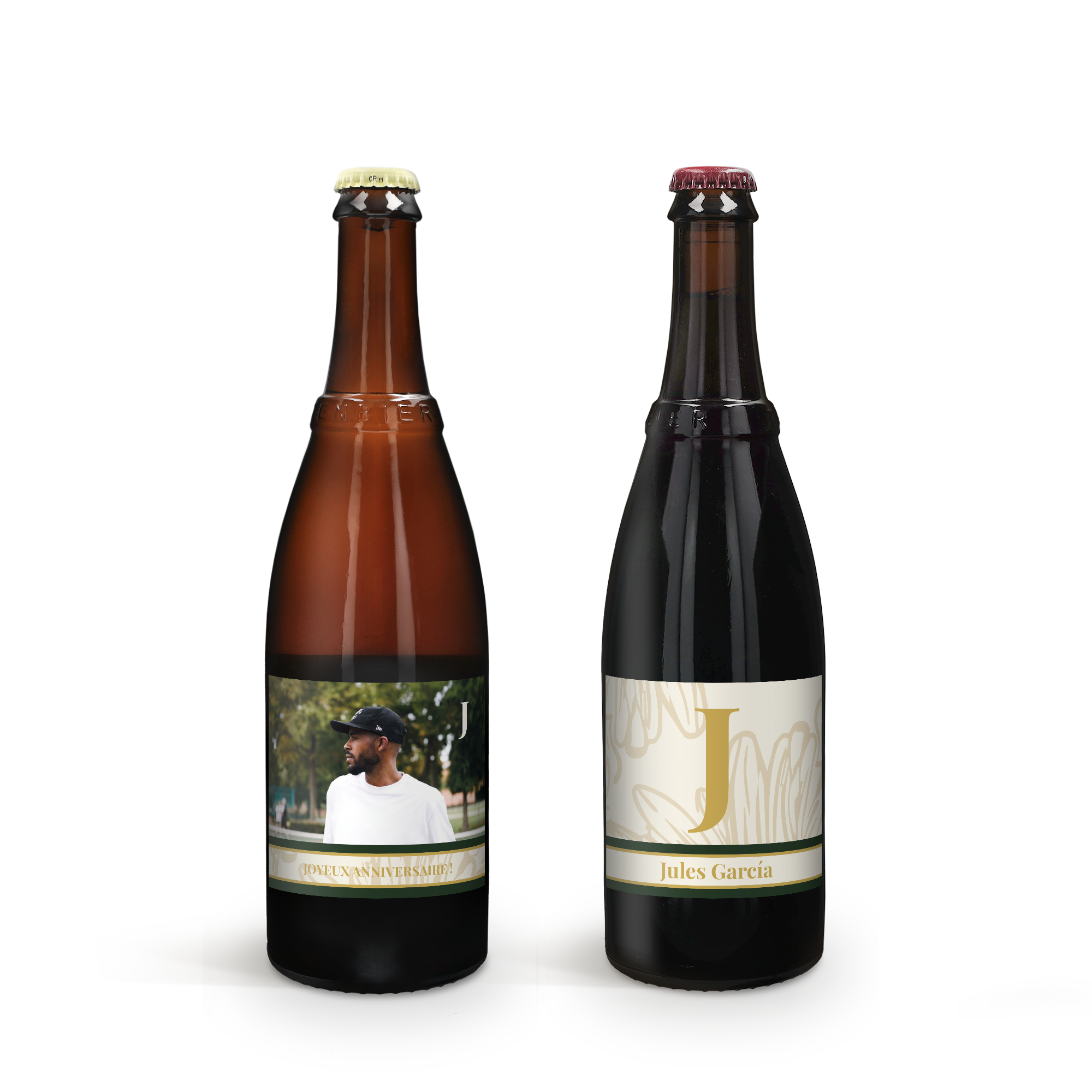 Deux bouteilles de bière Westmalle avec étiquettes personnalisées. L'une avec photo et message Joyeux Anniversaire, l'autre avec le nom Jules García.