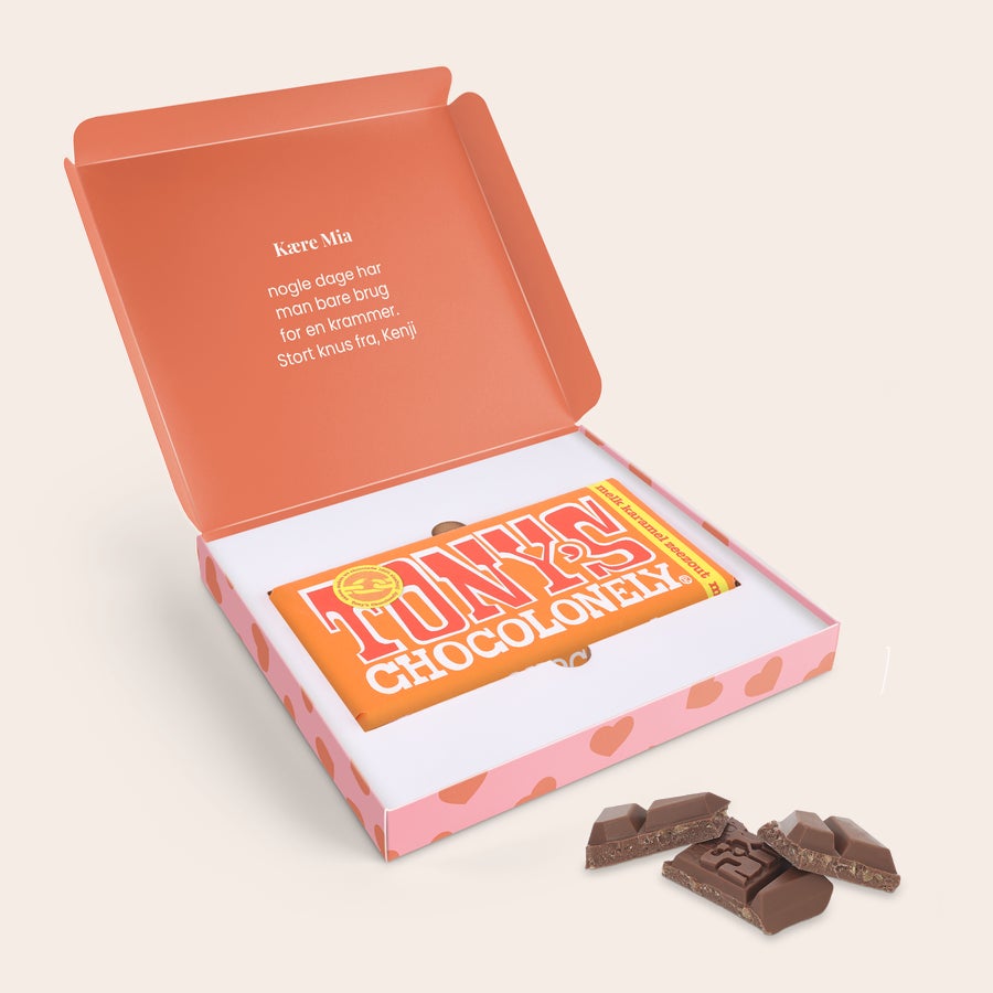 Tony's Chocolonely Chokolade Gaveæske med billede og navn Gaveæske med personlig hilsen Kære Mia og en Tony's Chocolonely karamel/havsalt chokolade