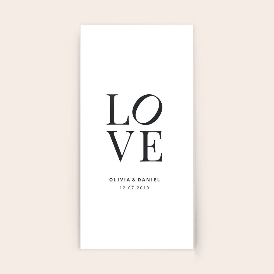 Kuva akryylillä Akryylilevy, jossa on teksti "LOVE", nimet Olivia & Daniel ja päivämäärä 12.07.2019, tulostettuna suoraan. Kuolenna unohtumattomimpia hetkiäsi ainutlaatuisella tavalla akryylilevyllä!