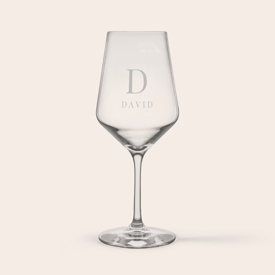 Rode wijnglazen graveren Gepersonaliseerd kristallen wijnglas met de naam David en de letter D, gelasergraveerd