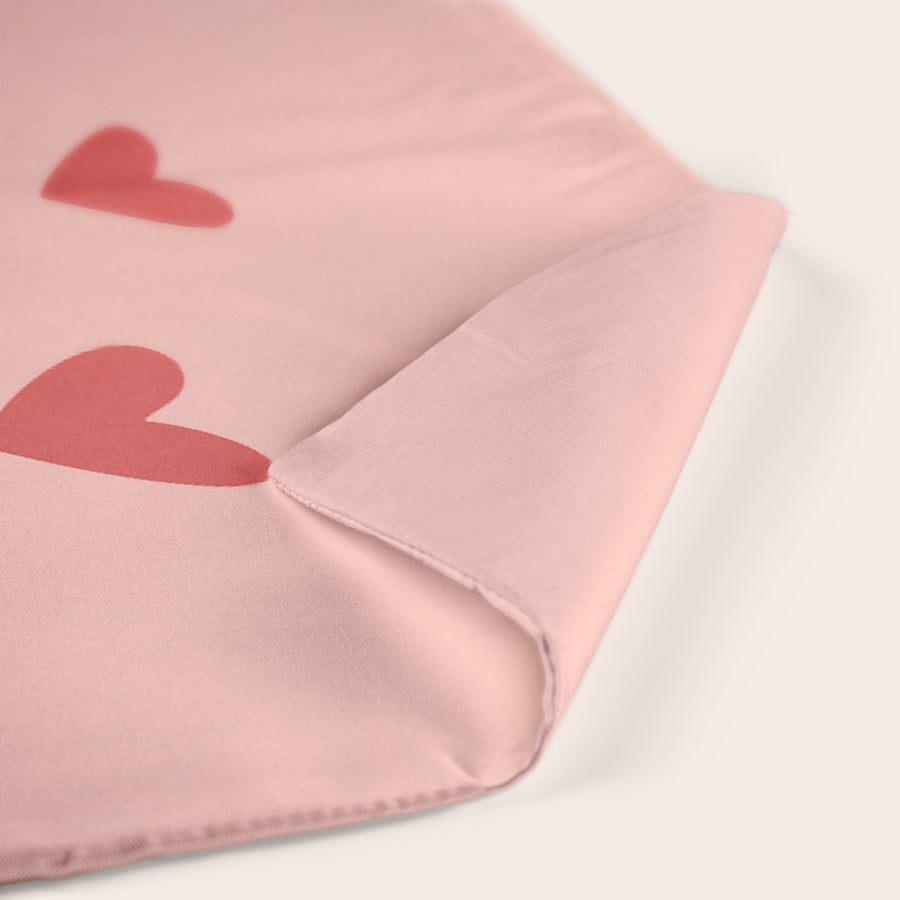 Cojin personalizado con foto Cojín personalizado rosa pálido con corazones impresos en salmón, perfecto para un cojín con foto.