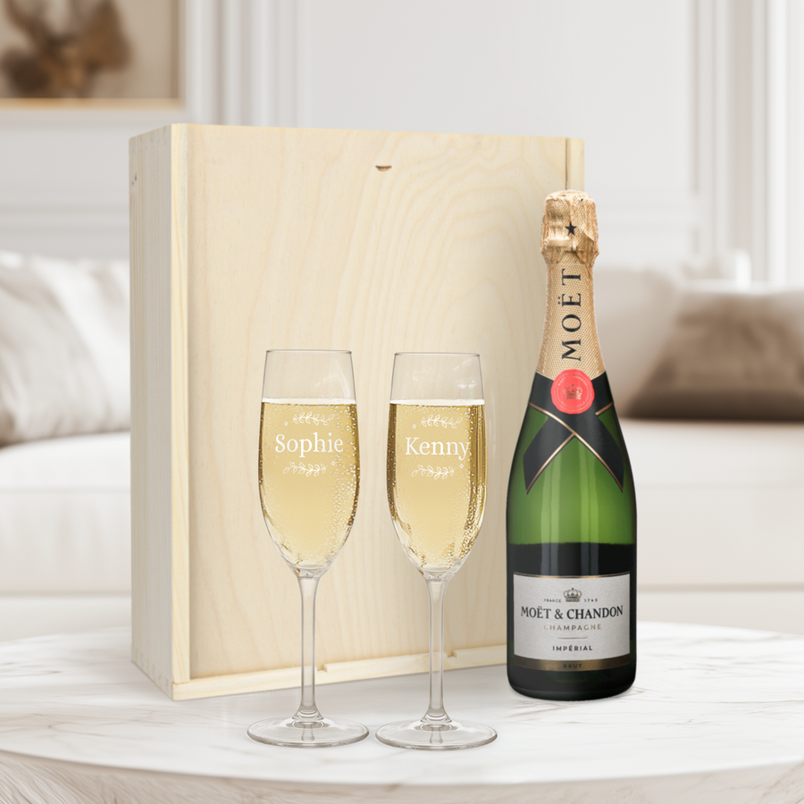 Moet high quality & Chandon Champagne Flutes And Serving Tray