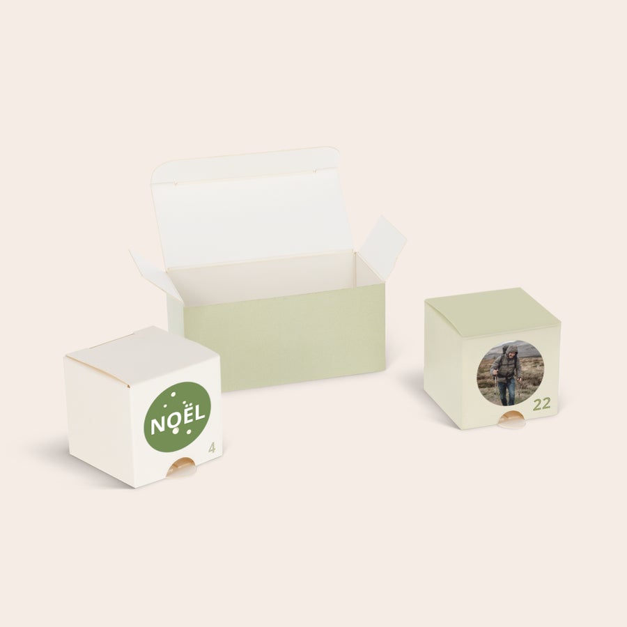 Calendrier de l'Avent personnalisé à faire soi-même - S - 19 x 22 x 4,1 cm Calendrier de lAvent personnalisé à faire soi-même S, avec petites boîtes imprimées d'une photo et du mot NOËL.