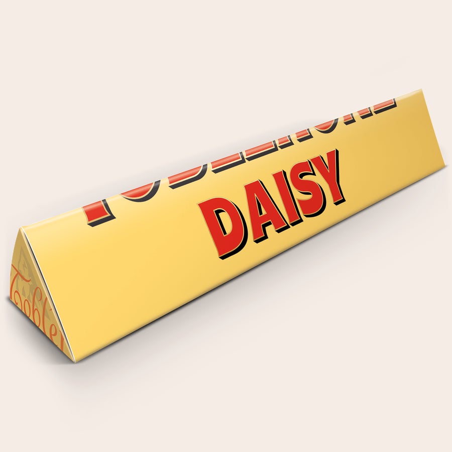 Toblerone XXL Személyre szabott XXL Toblerone csokoládé Daisy névvel nyomtatva az egyedi csomagoláson