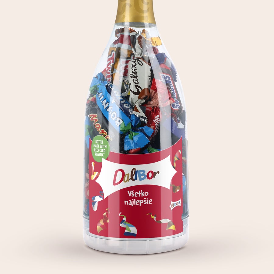 Celebrations Personalizovaná krabička Celebrations v tvare fľaše, s potlačou mena Dalibor a textu Všetko najlepšie, naplnená čokoládami.