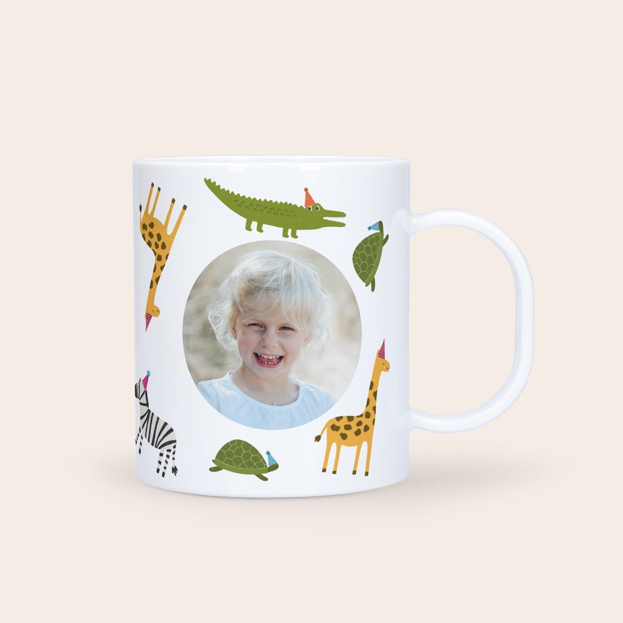 Plastik krus med foto Det cool personlige plastik krus med dit eget design og trykt billede af et barn og dyreillustrationer