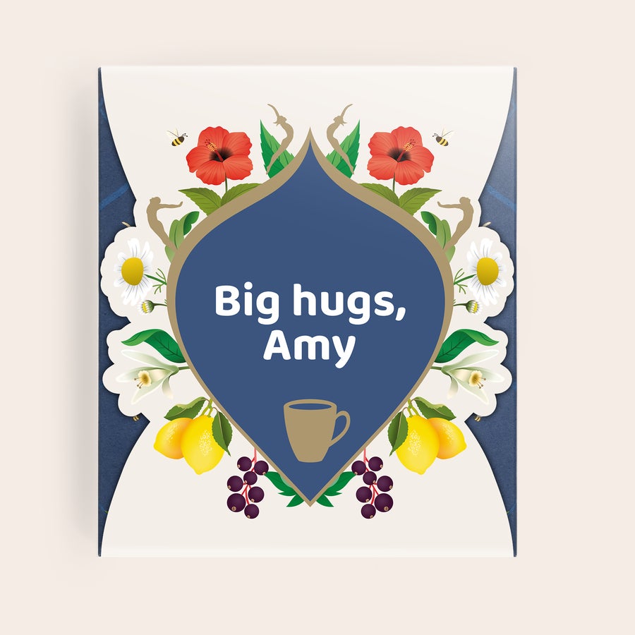 Tè Pukka personalizzato Scatola di tè Pukka personalizzata, stampata con il testo Big hugs, Amy, limoni e fiori, un set regalo di tè Pukka personalizzato