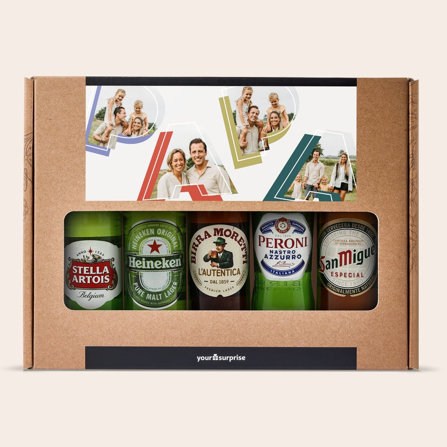 Coffret bière personnalisé - Anniversaire Boîte cadeau bières personnalisée imprimée avec des photos de famille, le mot PAPA et cinq bières.