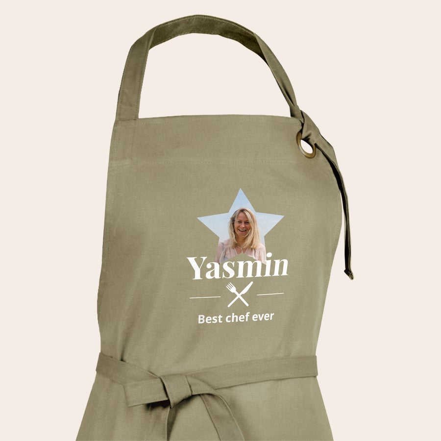 Delantal Delantal beige con una foto personalizada impresa en forma de estrella, el nombre "Yasmin" y el texto "Best chef ever".