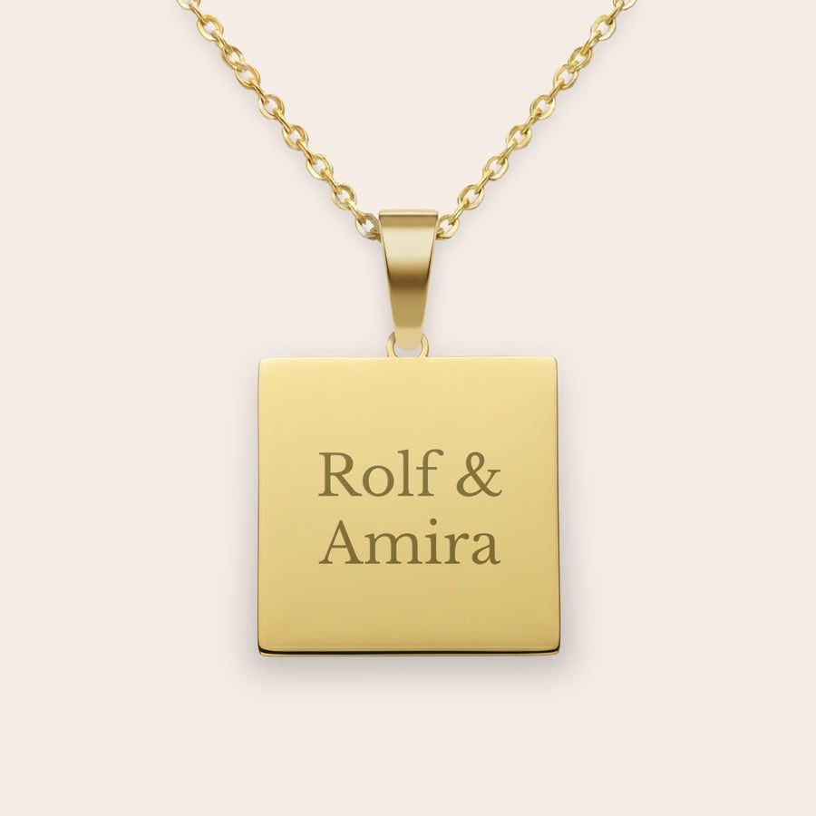 Halskæde med firkantet vedhæng Halskæde med firkantet vedhæng