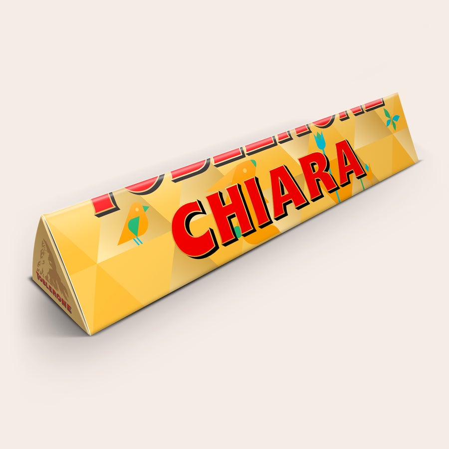 Toblerone Personalizzato - Pasqua Delizioso Toblerone personalizzato per Pasqua con nome Chiara stampato e decorazioni pasquali