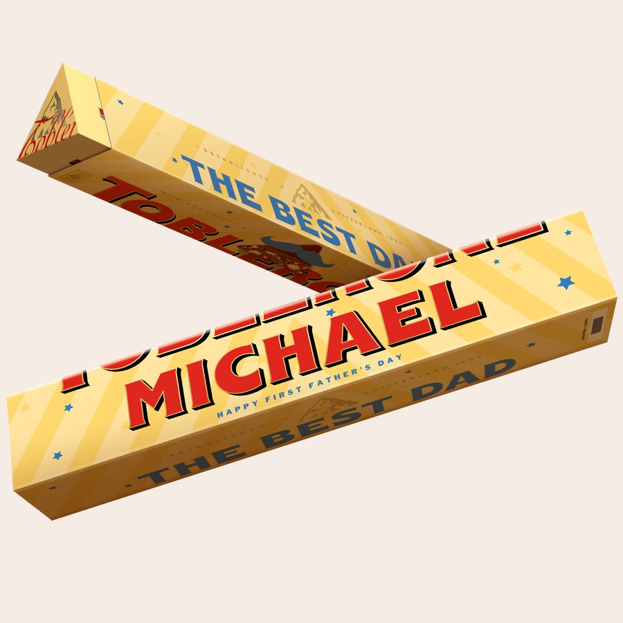 Oblečni dan Toblerone bar Osebna čokoladica Toblerone z natisnjenim imenom Michael in napisom The Best Dad.