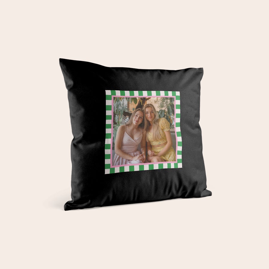 Prilagojene blazine in etuiji za blazine Črna personalizirana torbica za blazine s tiskano fotografijo dveh deklet in zelenimi črtami, ki presenetijo vašega posebnega nekoga.