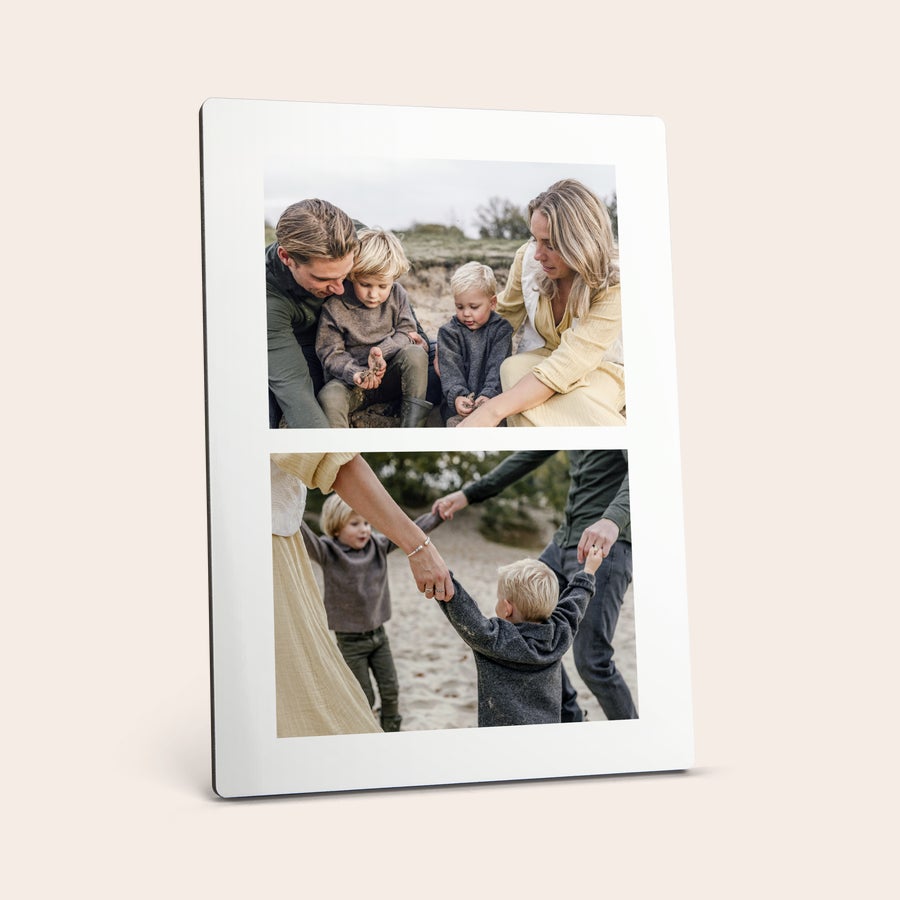 Imprimare fotografică cu suport Suport foto imprimat cu fotografia unei familii tinere, ideal pentru a obține cea mai bună imagine a dvs.