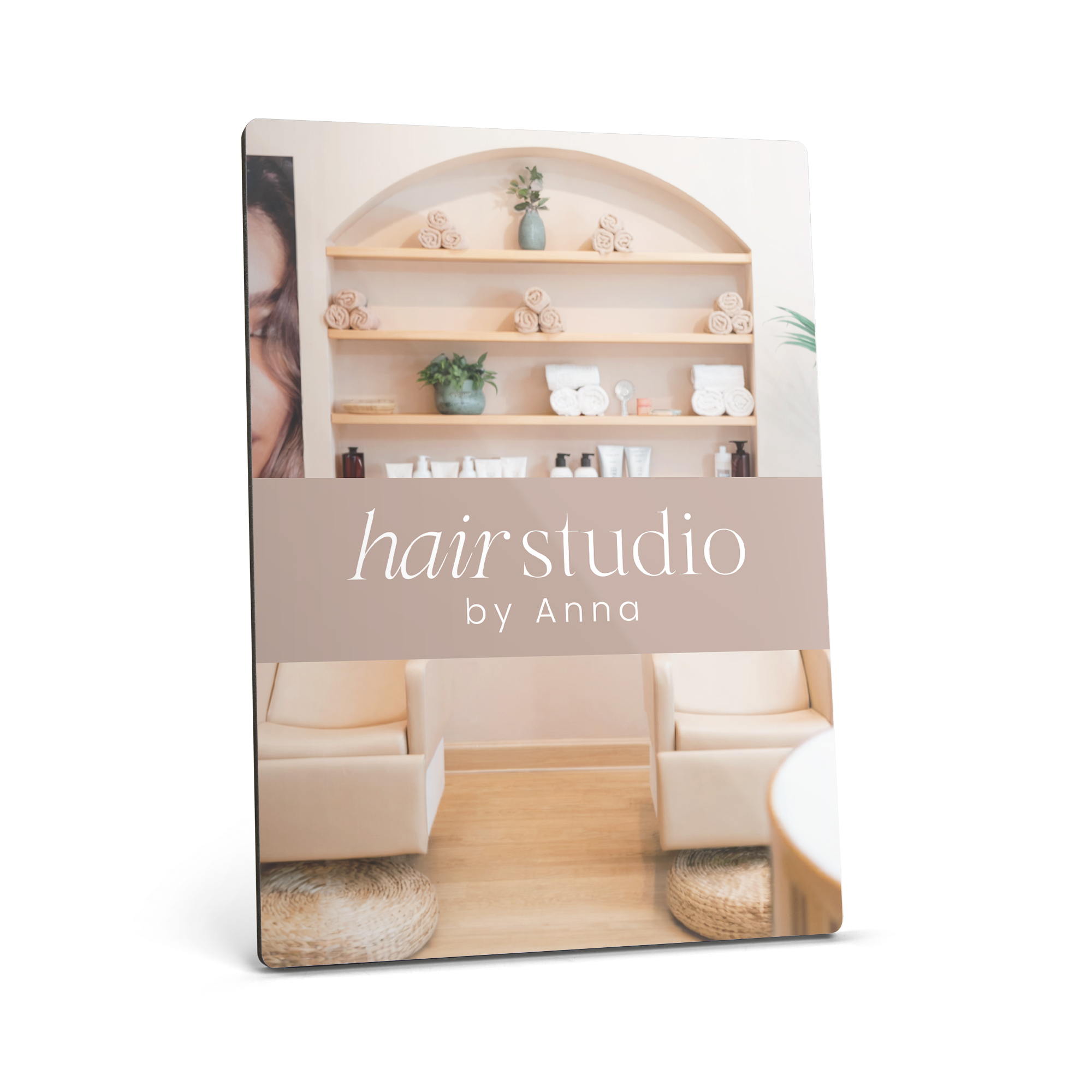 Suport foto personalizat imprimat cu imaginea unui salon de coafură și textul Hair Studio by Anna