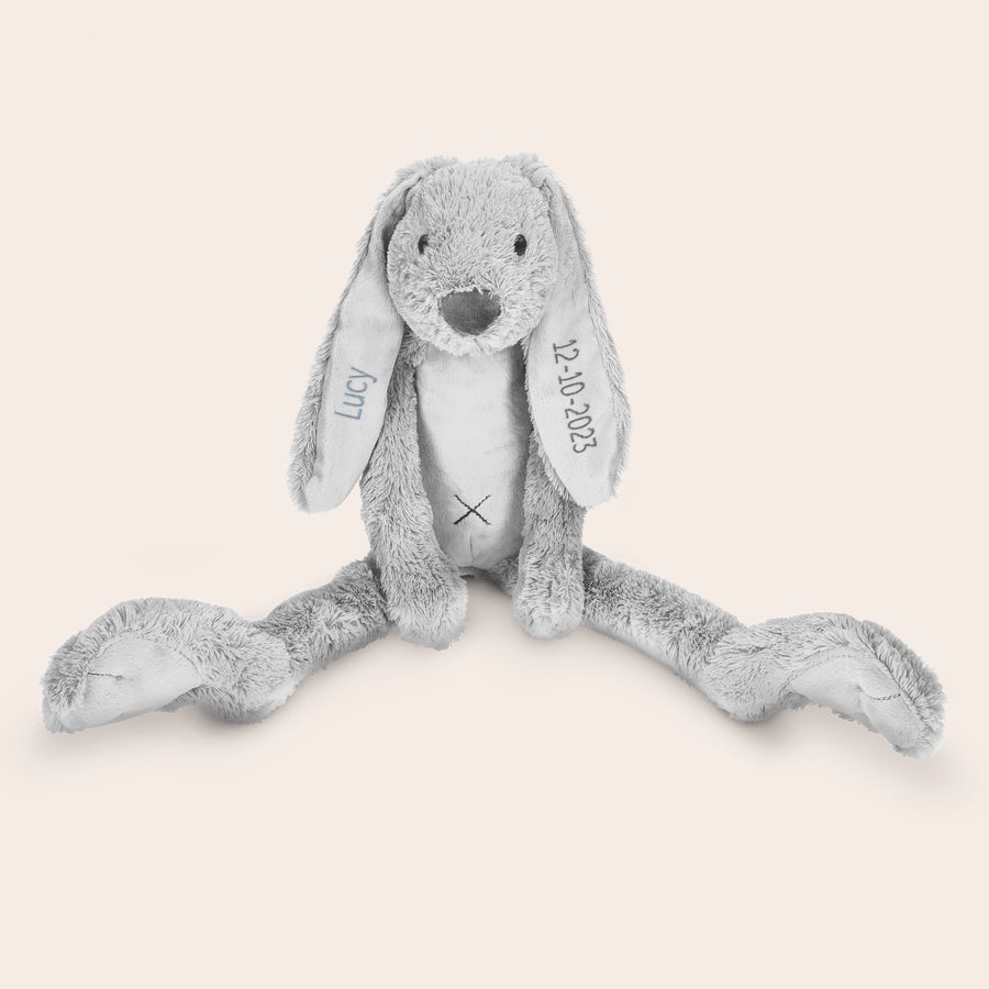 Peluche Coniglietto Personalizzato Coniglio peluche Richie grigio chiaro personalizzato con nome Lucy e data 12-10-2023 ricamati sulle orecchie