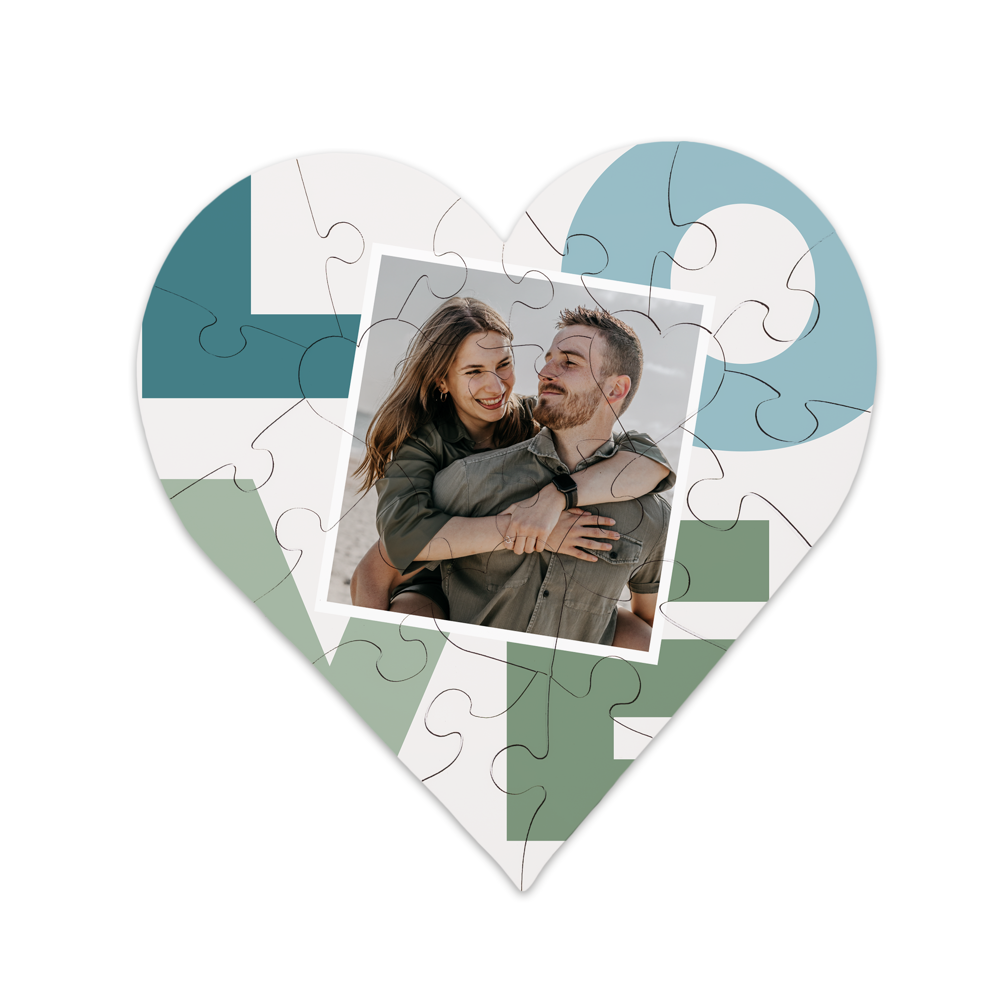 Hartvormige puzzel, geprint met foto van stel en de tekst "LOVE", voor een uniek cadeau.