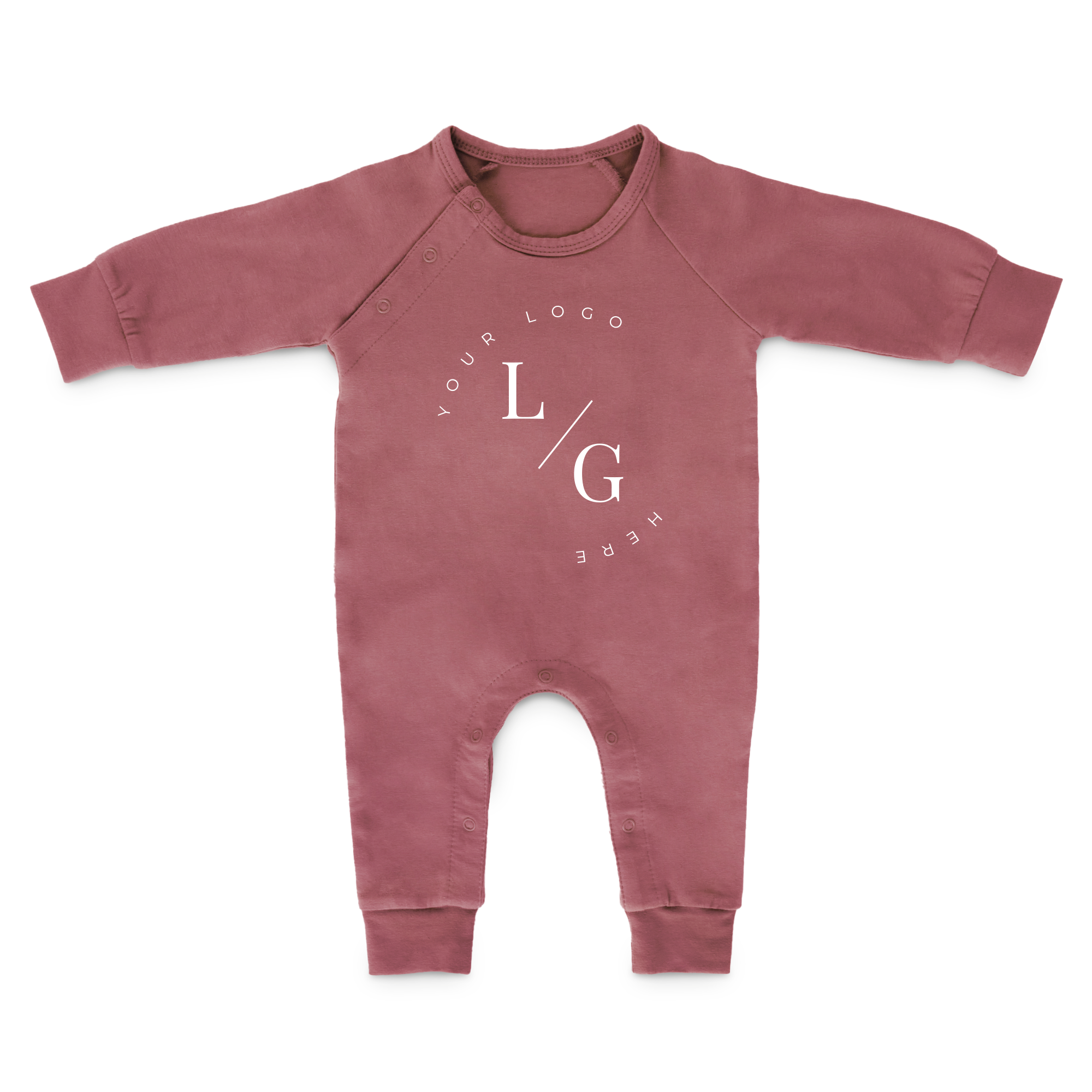 Mørk rosa langærmet baby playsuit i bomuld med trykknapper og dit eget logo printet på midten, perfekt til at stræk og spark med de buttede ben.