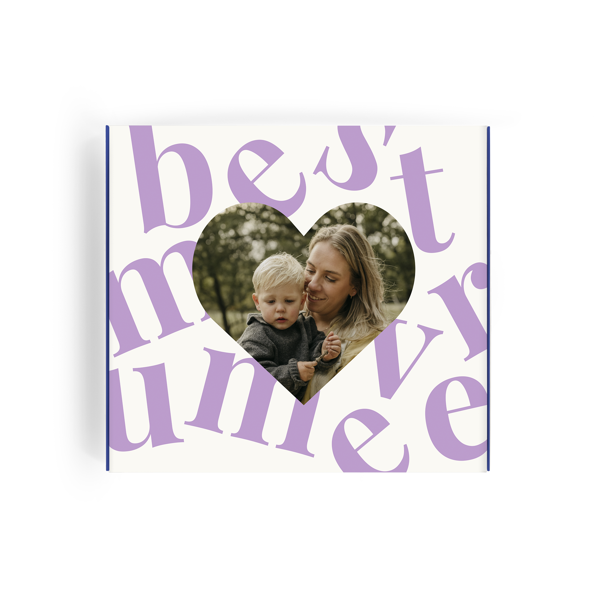 Personalisierte Milka Geschenkbox mit Foto von Mutter und Kind in Herzform und lila Schrift gedruckt. Schenke deiner Mutter den Muttertag, den sie verdient