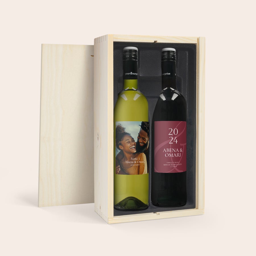 Coffret vin Maison de la Surprise personnalisé Coffret en bois avec une bouteille de vin blanc et une de vin rouge, étiquettes personnalisées avec photo et texte pour vos étiquettes pour ces deux bouteilles