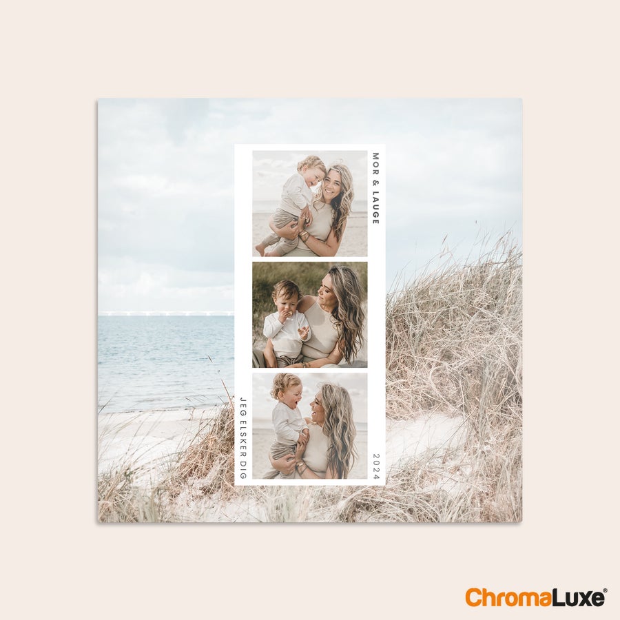 Aluminium fotopanel Chromaluxe aluminium fotoprint med 3 billeder af en mor og barn. Teksten Mor & Lauge, Jeg Elsker Dig, 2024 er printet på.