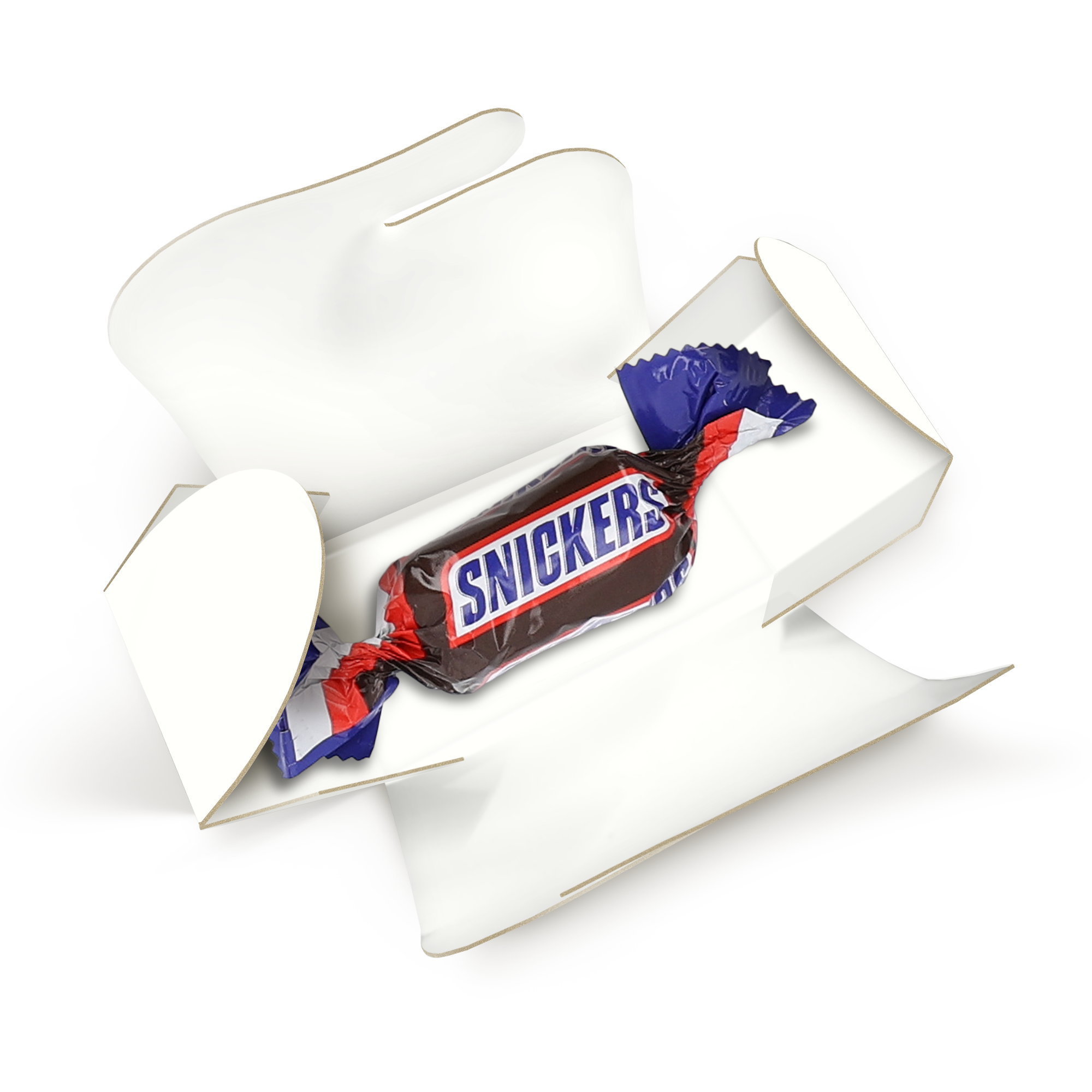 Gepersonaliseerde Snickers chocoladereep in wikkel met witte geschenkverpakking.